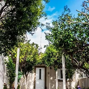  Apartment Beautiful House With Garden Greece