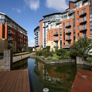  Apartment Entire Studio In Picturesque Islands - Short Walk From Leeds Centre United Kingdom